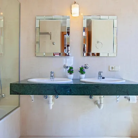 빌라 Playa Blanca Sleeps 12 With Pool Air Con And Wifi 플라야블랑카