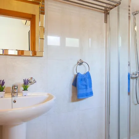 Playa Blanca Sleeps 12 With Pool Air Con And Wifi *