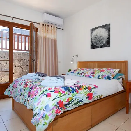 Playa Blanca Sleeps 12 With Pool Air Con And Wifi * Playa Blanca (Lanzarote)